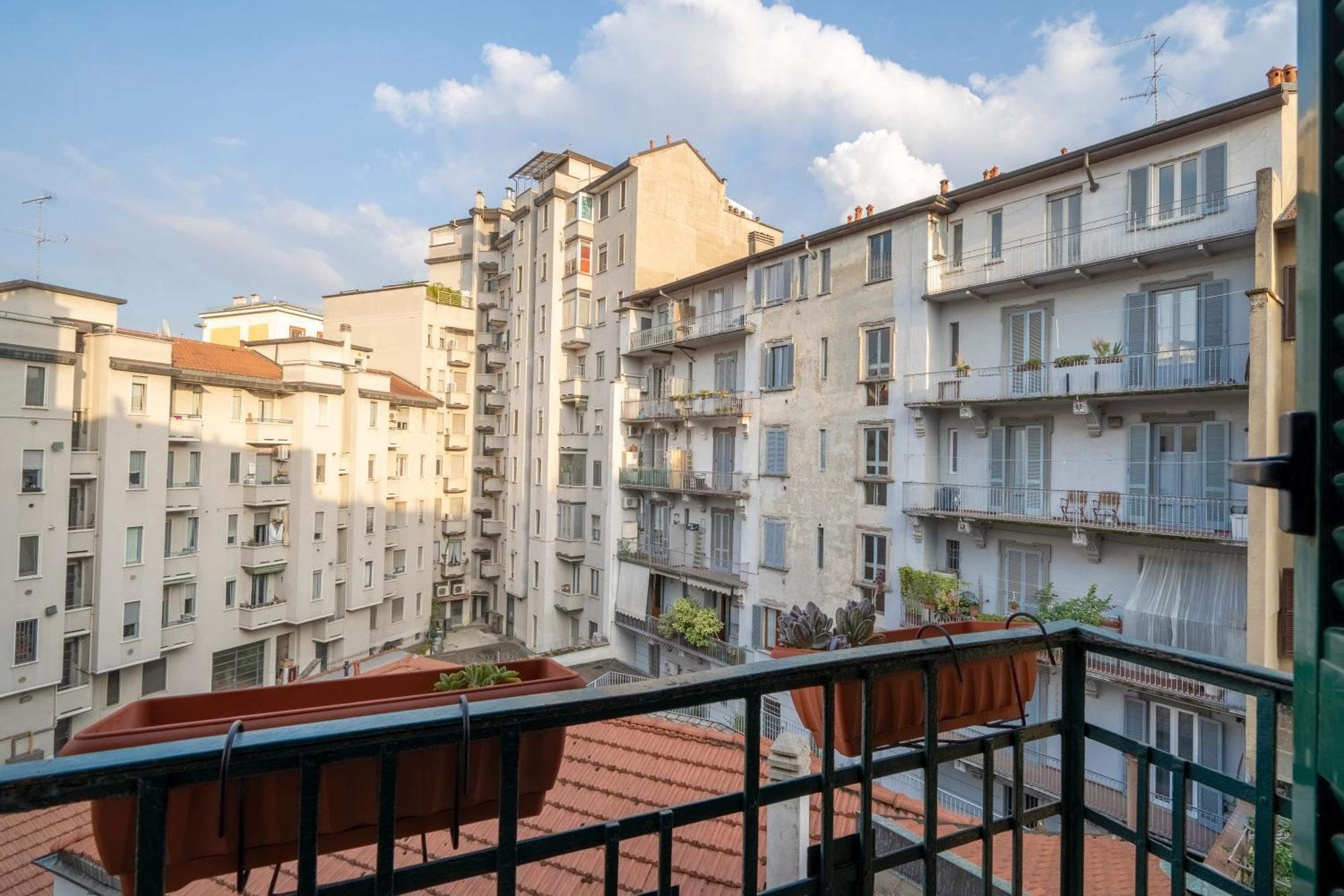 Easylife - Classic And Comfy Porta Romana Flat Милан Экстерьер фото