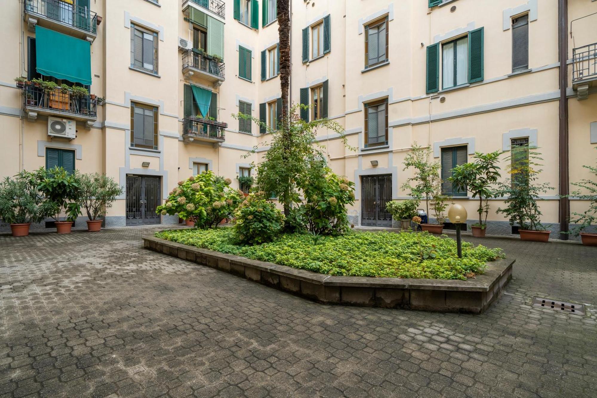Easylife - Classic And Comfy Porta Romana Flat Милан Экстерьер фото